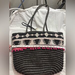 Zíngara Woven Tote, black with hot pink tassels. Large tote boho beach natural